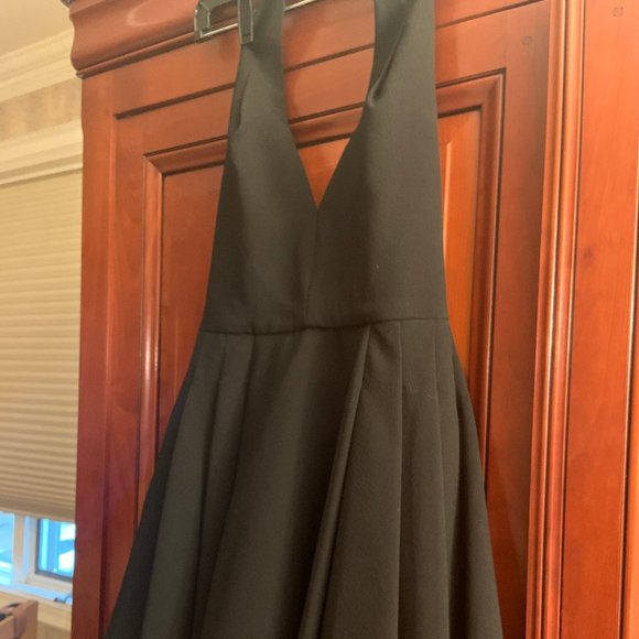 BLACK COCKTAIL DRESS. BACKLESS. SLIMMING. - Picture 3 of 5